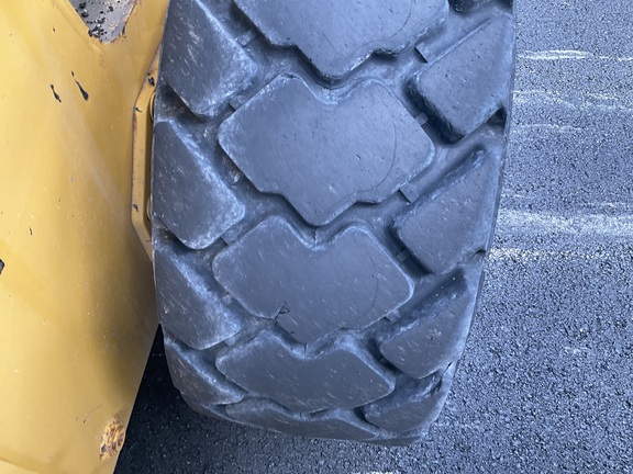 Photo of 2007 John Deere 325
