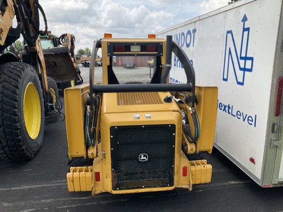 Photo of 2007 John Deere 325