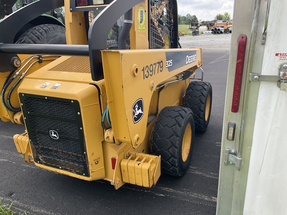 Photo of 2007 John Deere 325