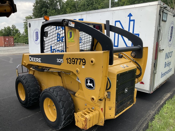 Photo of 2007 John Deere 325
