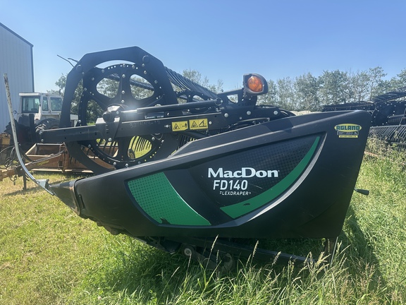 Used 2018 MacDon FD140 Combine Platforms at Horizon Ag & Turf in Lloydminster, AB - Photo2