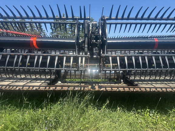 Used 2018 MacDon FD140 Combine Platforms at Horizon Ag & Turf in Lloydminster, AB - Photo6