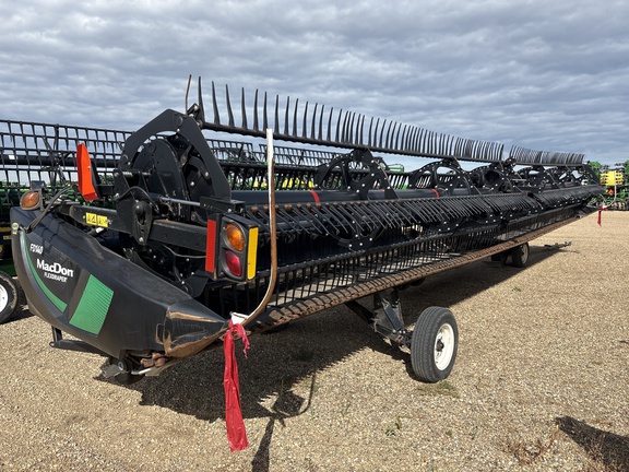 Used 2018 MacDon FD140 Combine Platforms at Horizon Ag & Turf in Lloydminster, AB - Photo2