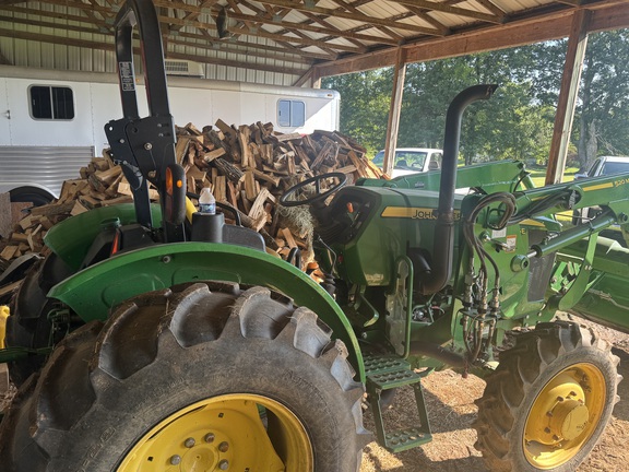 Photo of 2017 John Deere 5055E