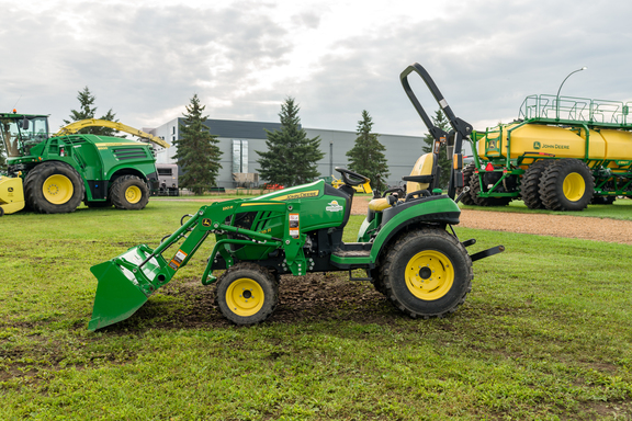 Used 2021 John Deere 2025R Compact Utility Tractors at Horizon Ag & Turf in Westlock, AB - Photo4