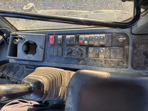 Used 2020 John Deere 344L Wheel Loaders at Koenig Equipment in Botkins, OH - Photo11