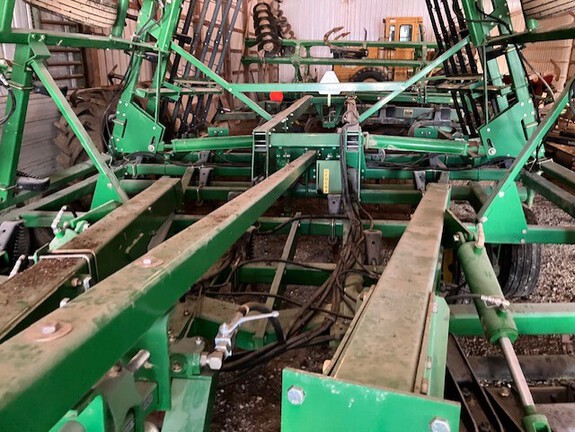 2006 John-Deere 726
