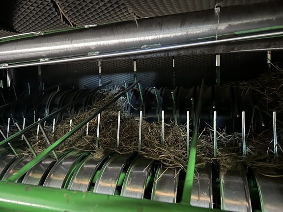 2025 John Deere 561M (9th thumbnail)