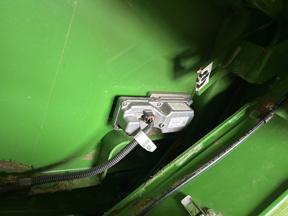 2025 John Deere 561M (8th thumbnail)