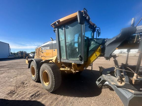 2017 John Deere 772G