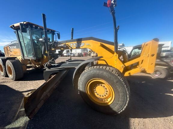 2017 John Deere 772G