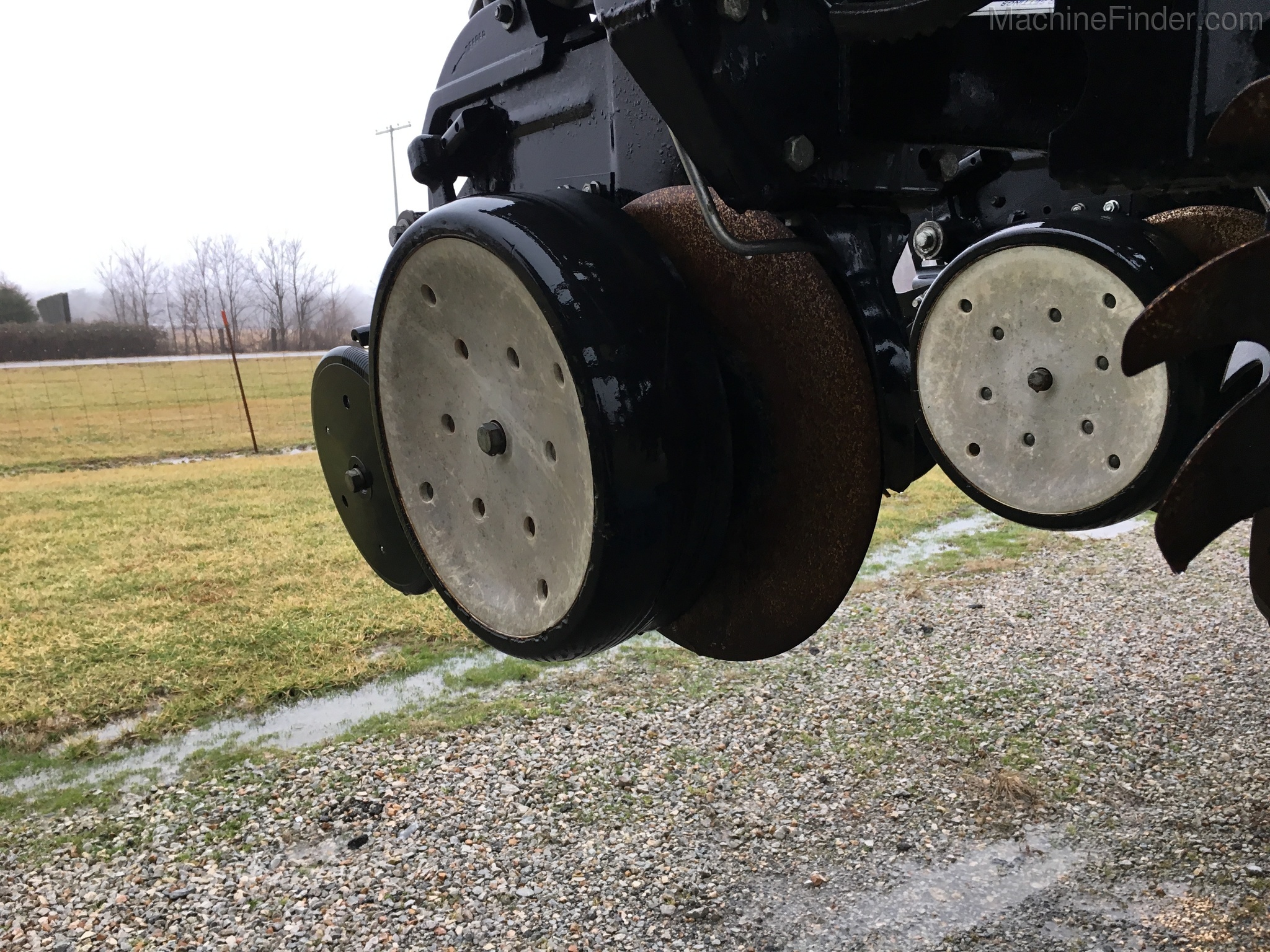 2009 Kinze 3660 Image 10