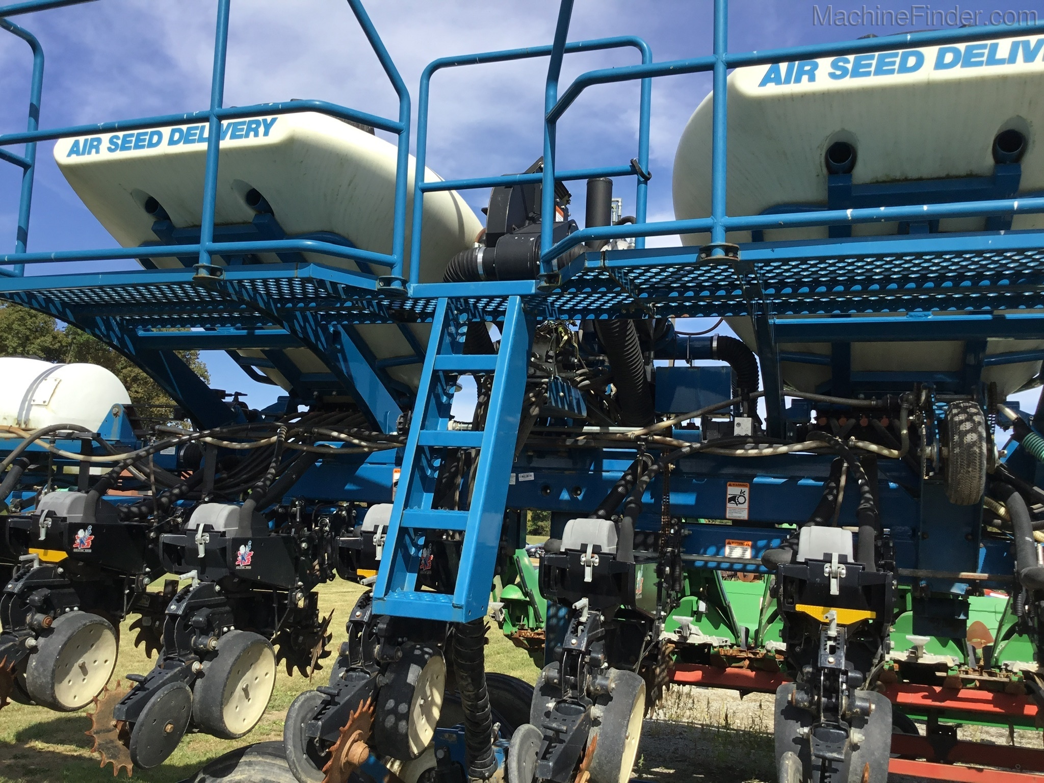 2009 Kinze 3660 Image 3