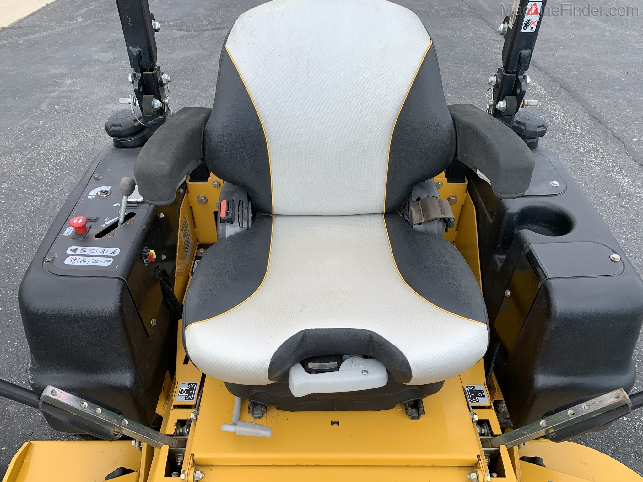 2017 Hustler SUPER Z Image 9