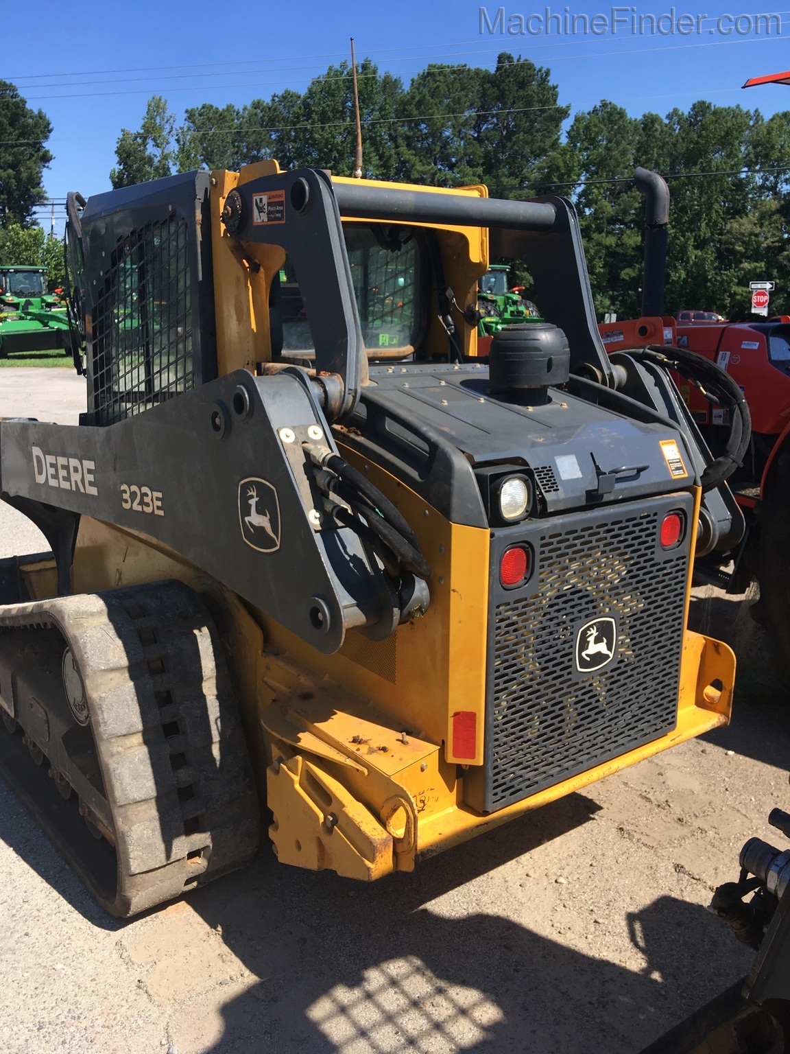 2013 John Deere 323E Image 2