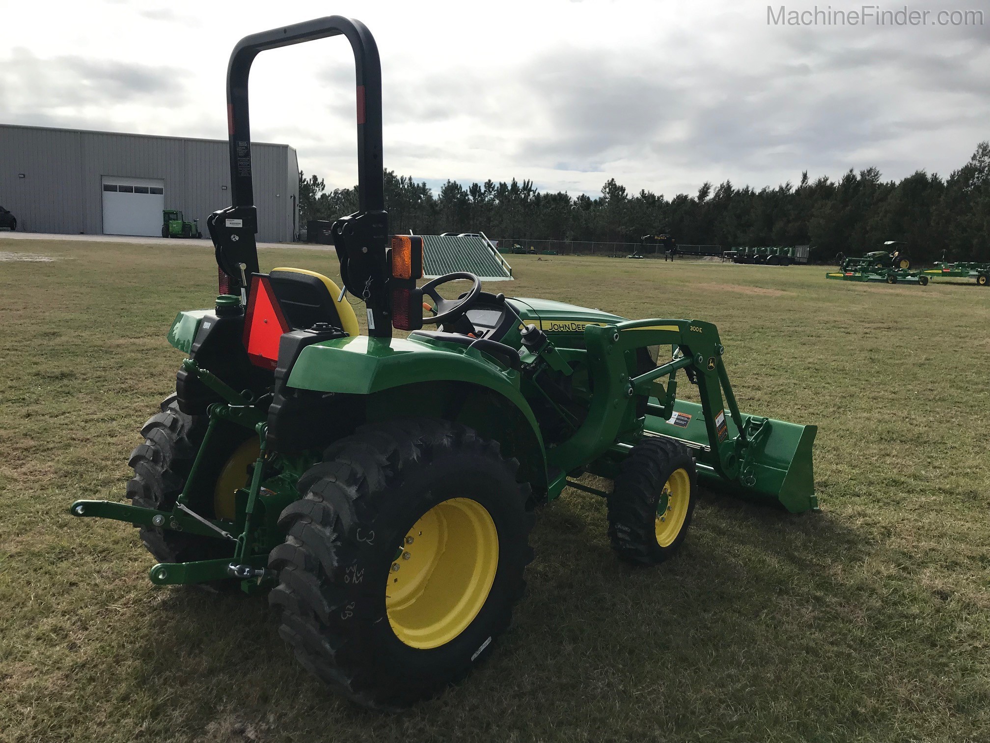 2020 John Deere 3025D Image 2