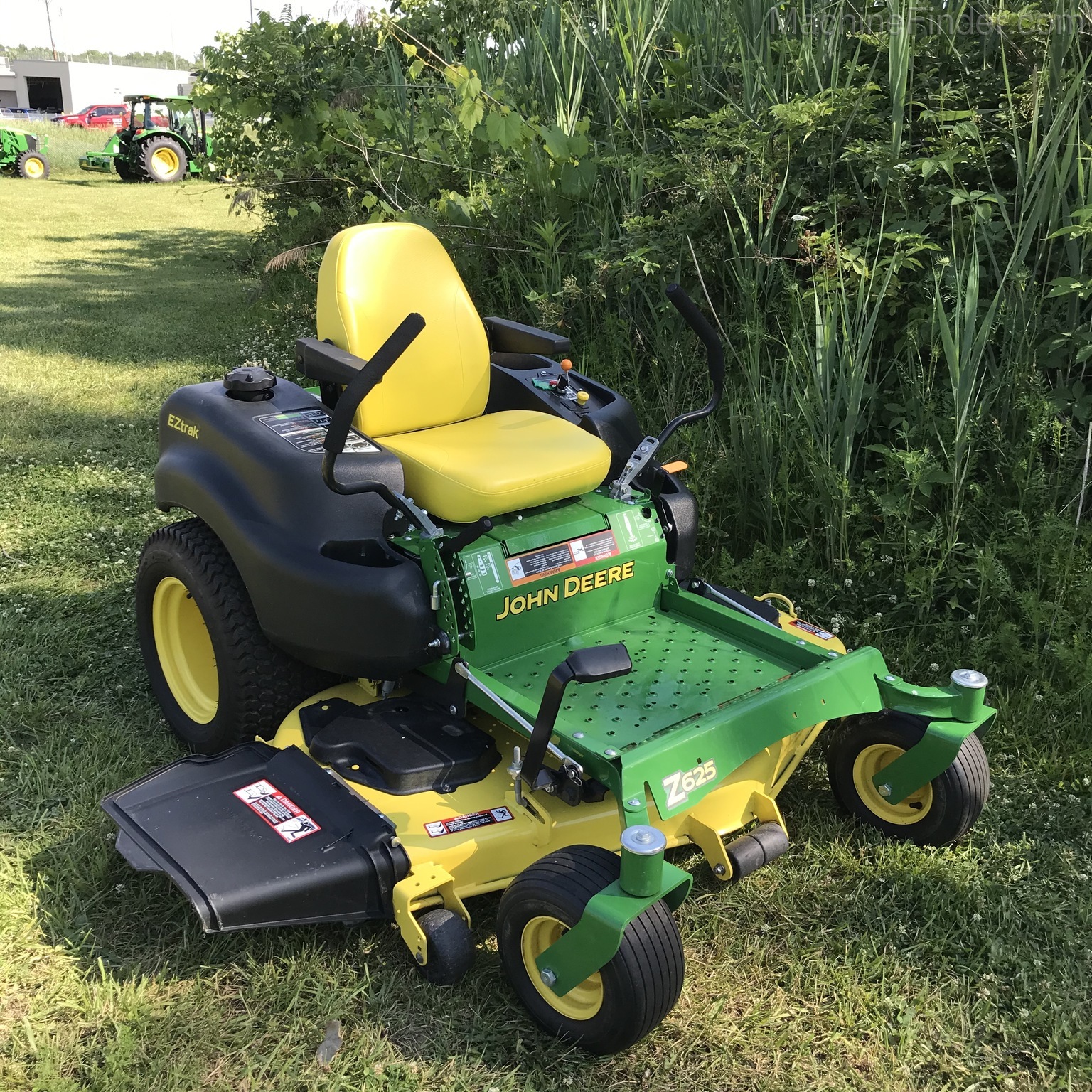 2015 John Deere Z625 Image 2