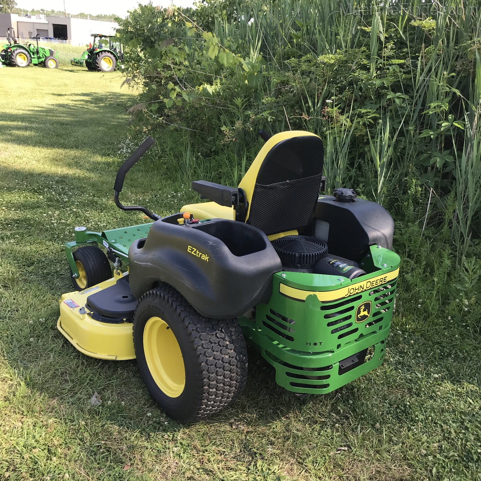2015 John Deere Z625 Image 8
