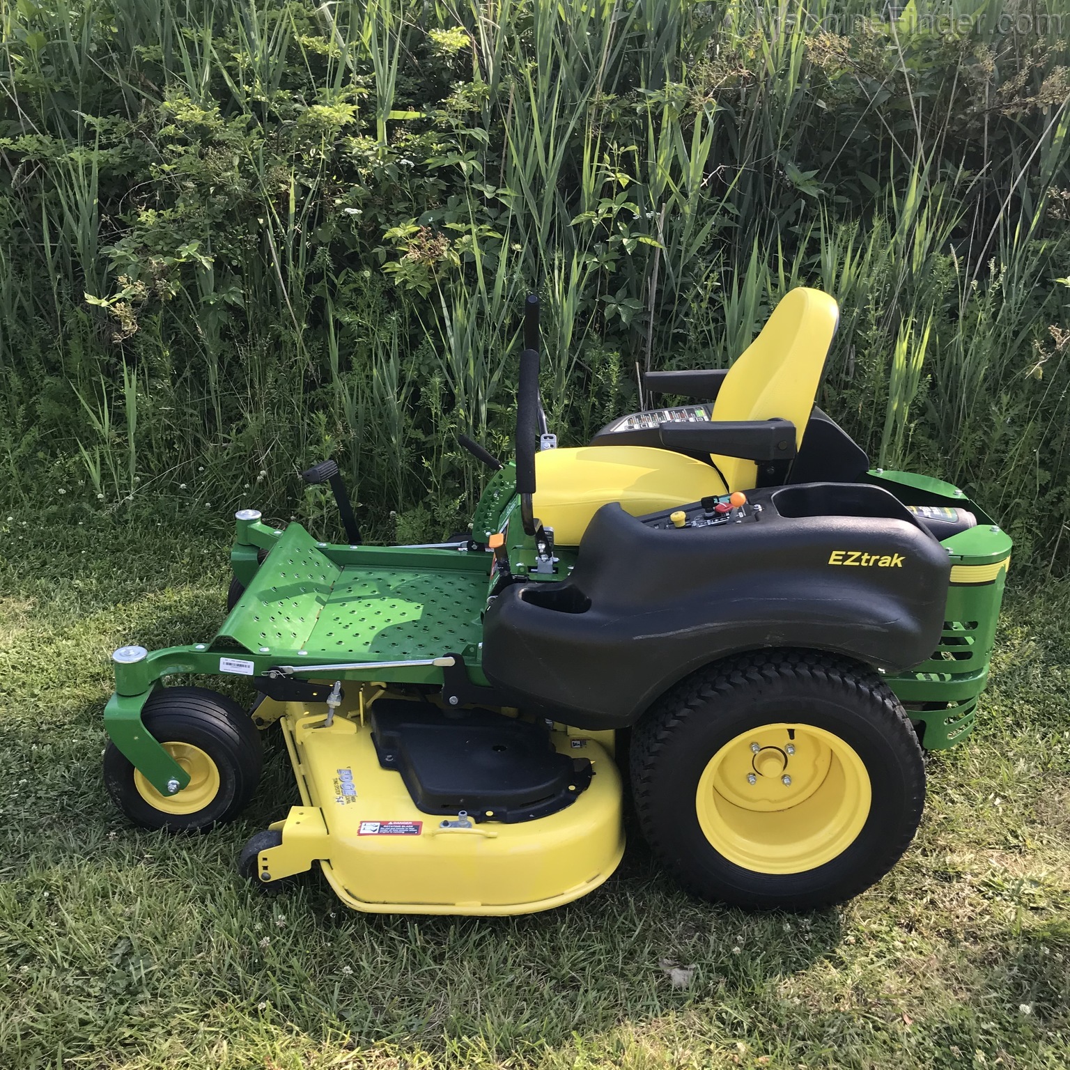2015 John Deere Z625 Image 1