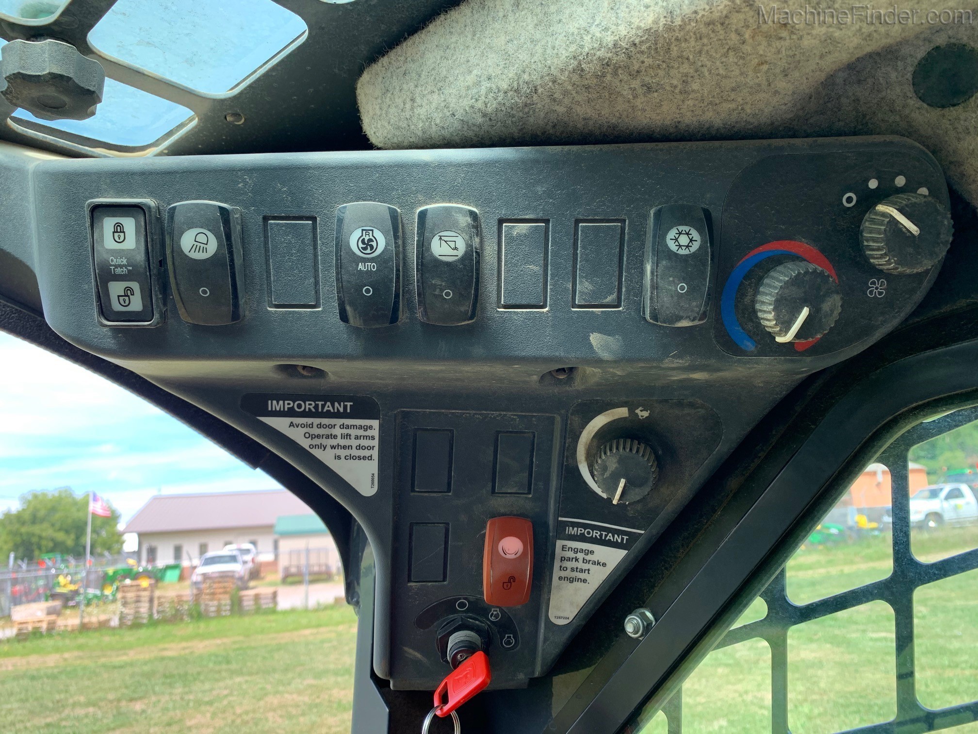 2015 John Deere 332E Image 10