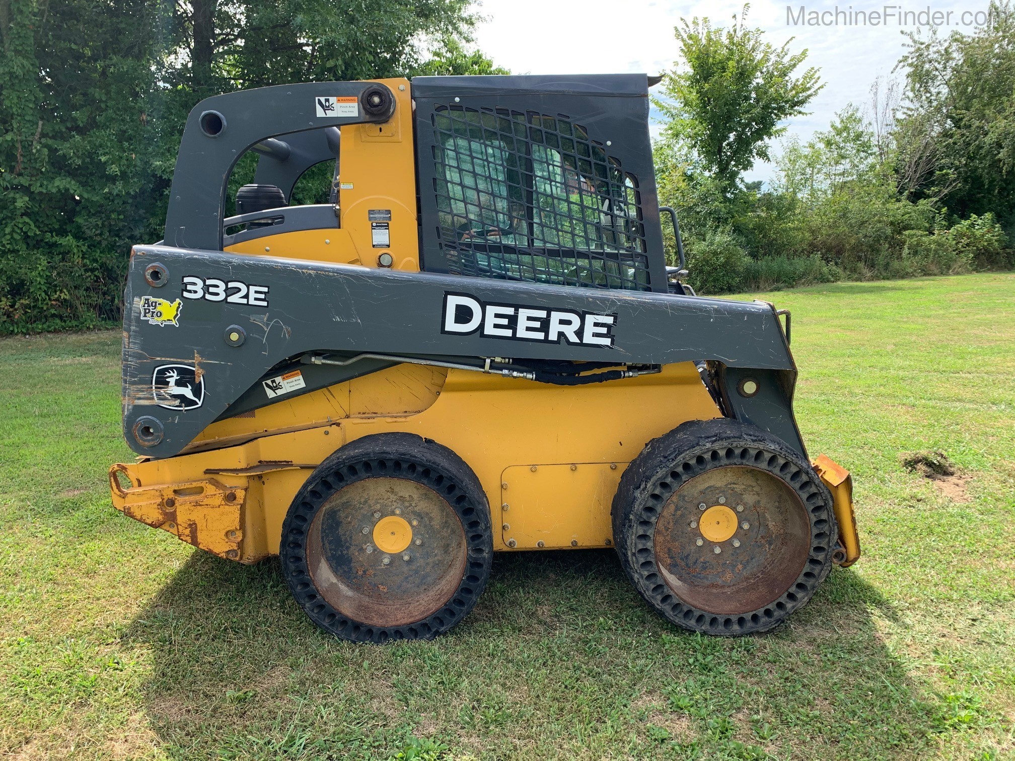 2015 John Deere 332E Image 5