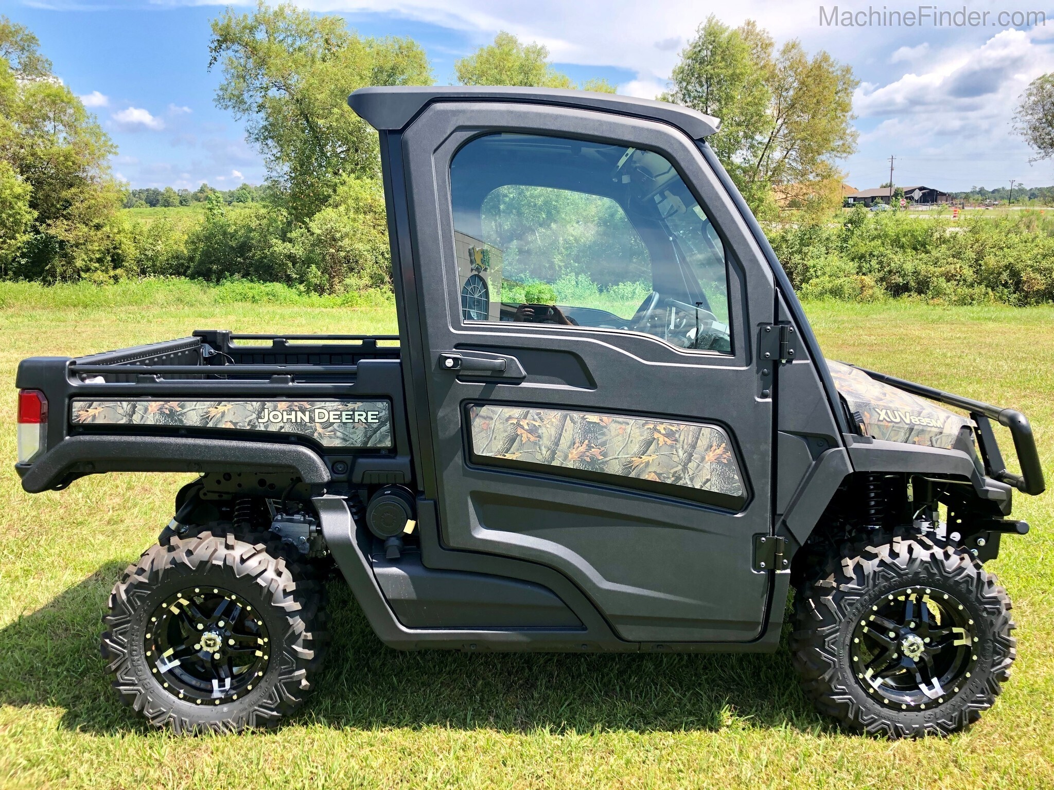 2020 John Deere UXV835M Image 10