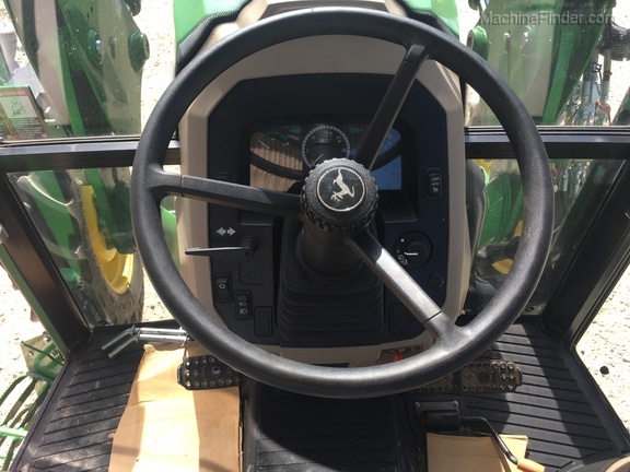 2018 John Deere 5055E Image 7