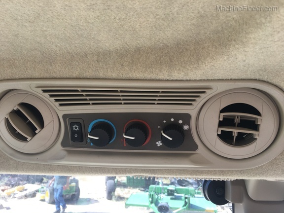 2018 John Deere 5055E Image 10