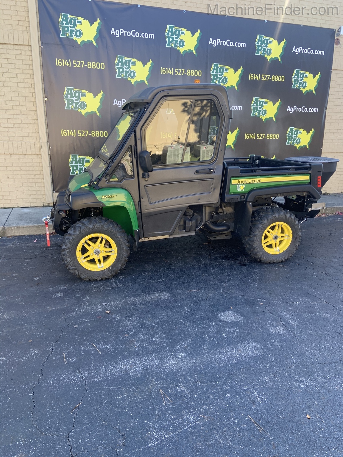 2019 John Deere 825E Image 6