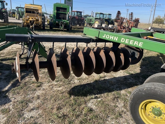 John Deere 630 Image 3