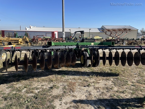 John Deere 630 Image 5