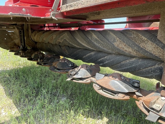 2009 New Holland H7450 Image 7