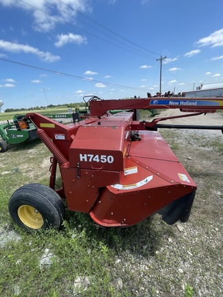 2009 New Holland H7450 Image 4
