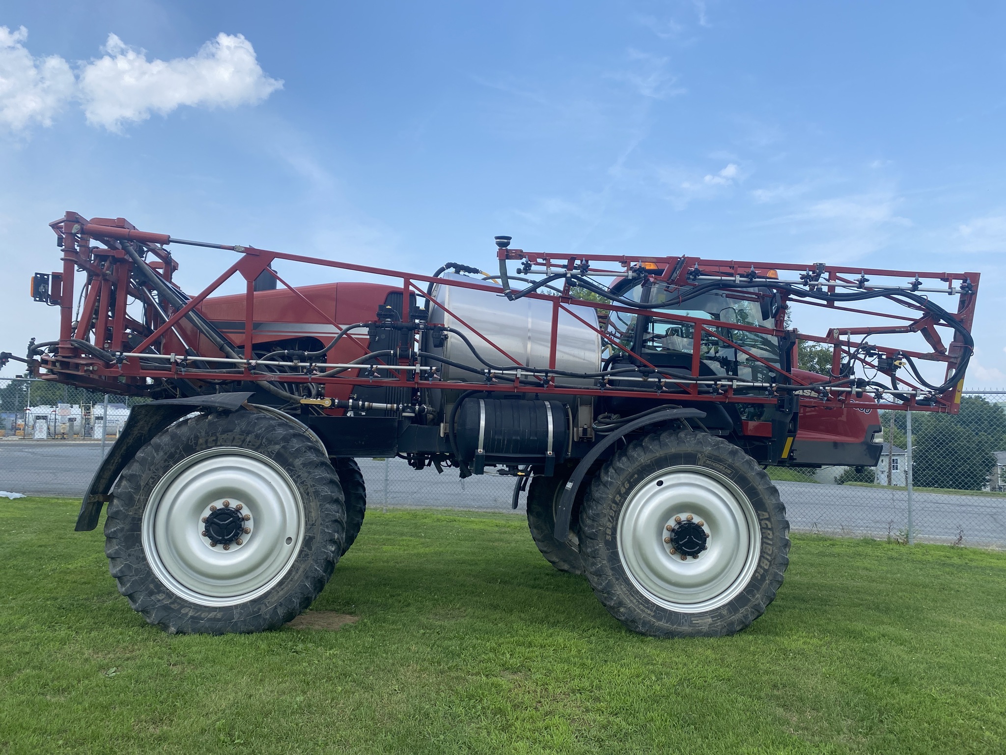 2011 Case IH Patriot 3330 Image 18