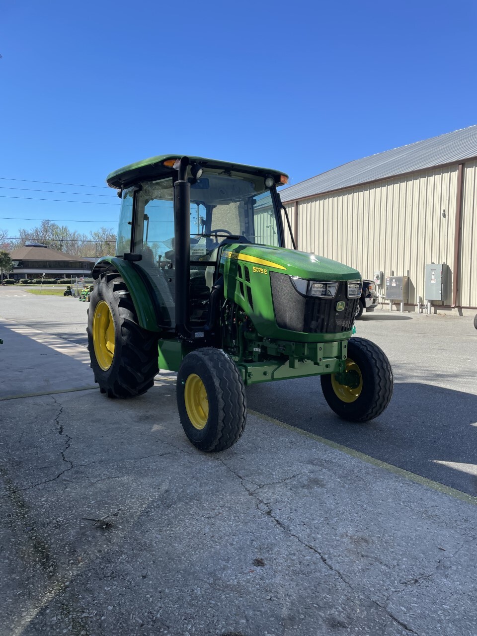 2023 John Deere 5075E Image 7