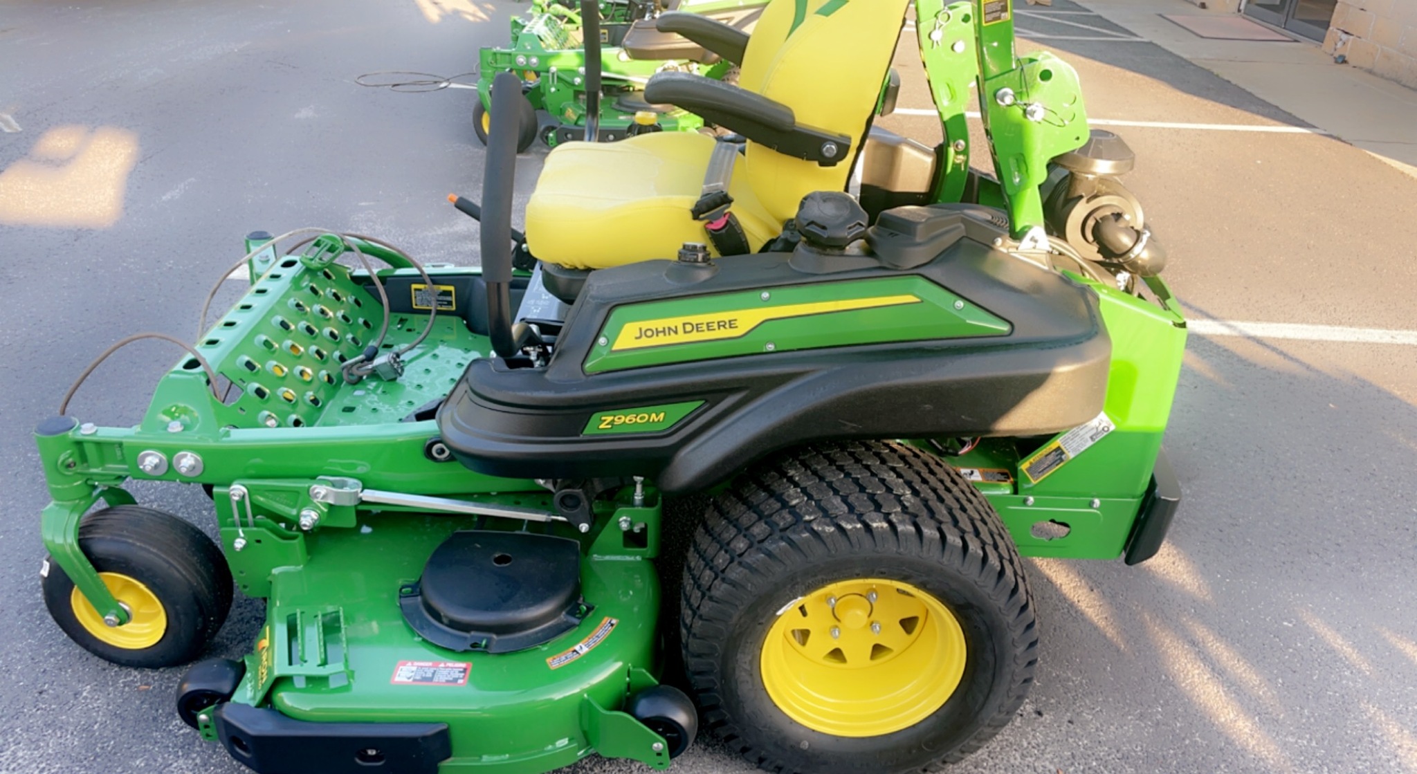 2023 John Deere Z960M Image 3