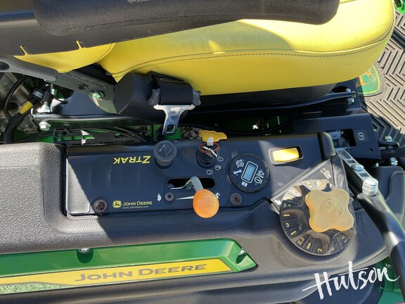 Photo of 2023 John Deere Z950M