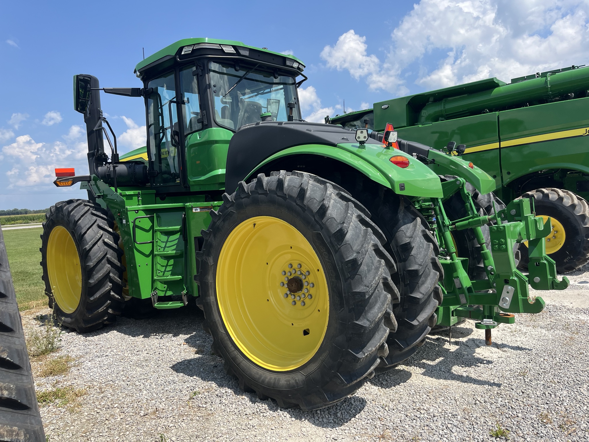 2023 John Deere 9R 390 Image 3