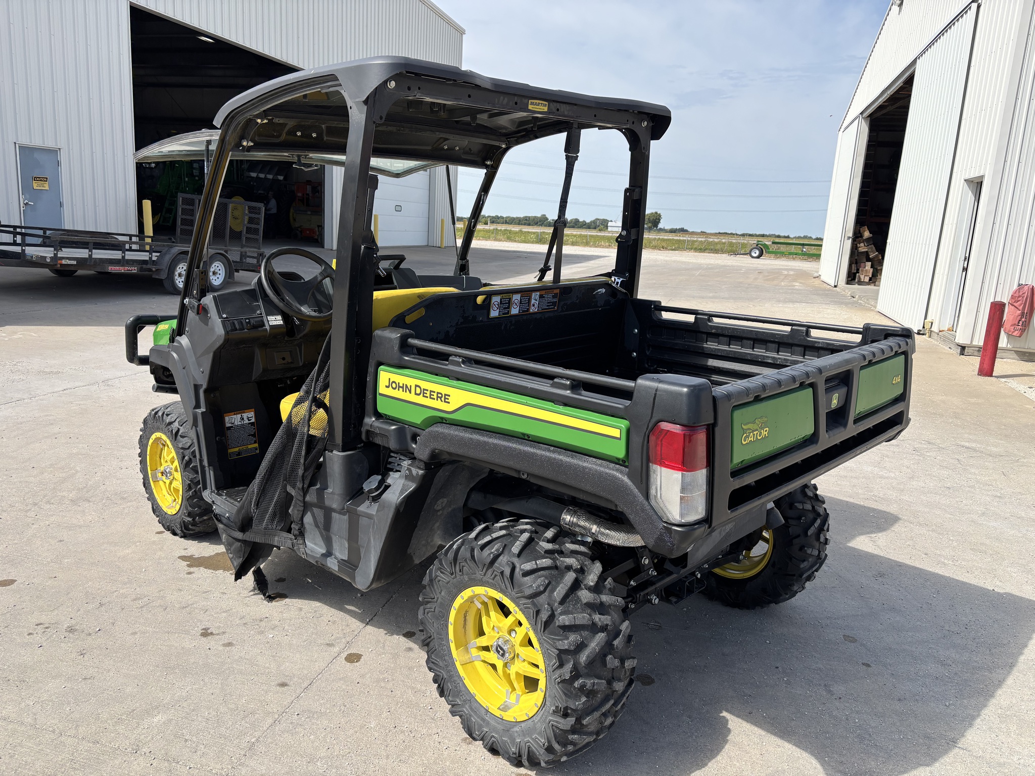  2021 John Deere XUV 835M at Heritage Tractor in Galesburg, IL