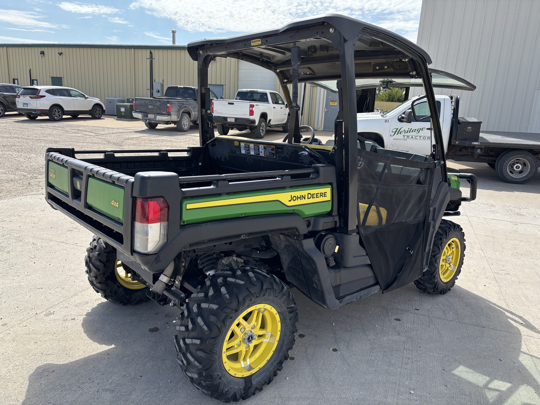  2021 John Deere XUV 835M at Heritage Tractor in Galesburg, IL