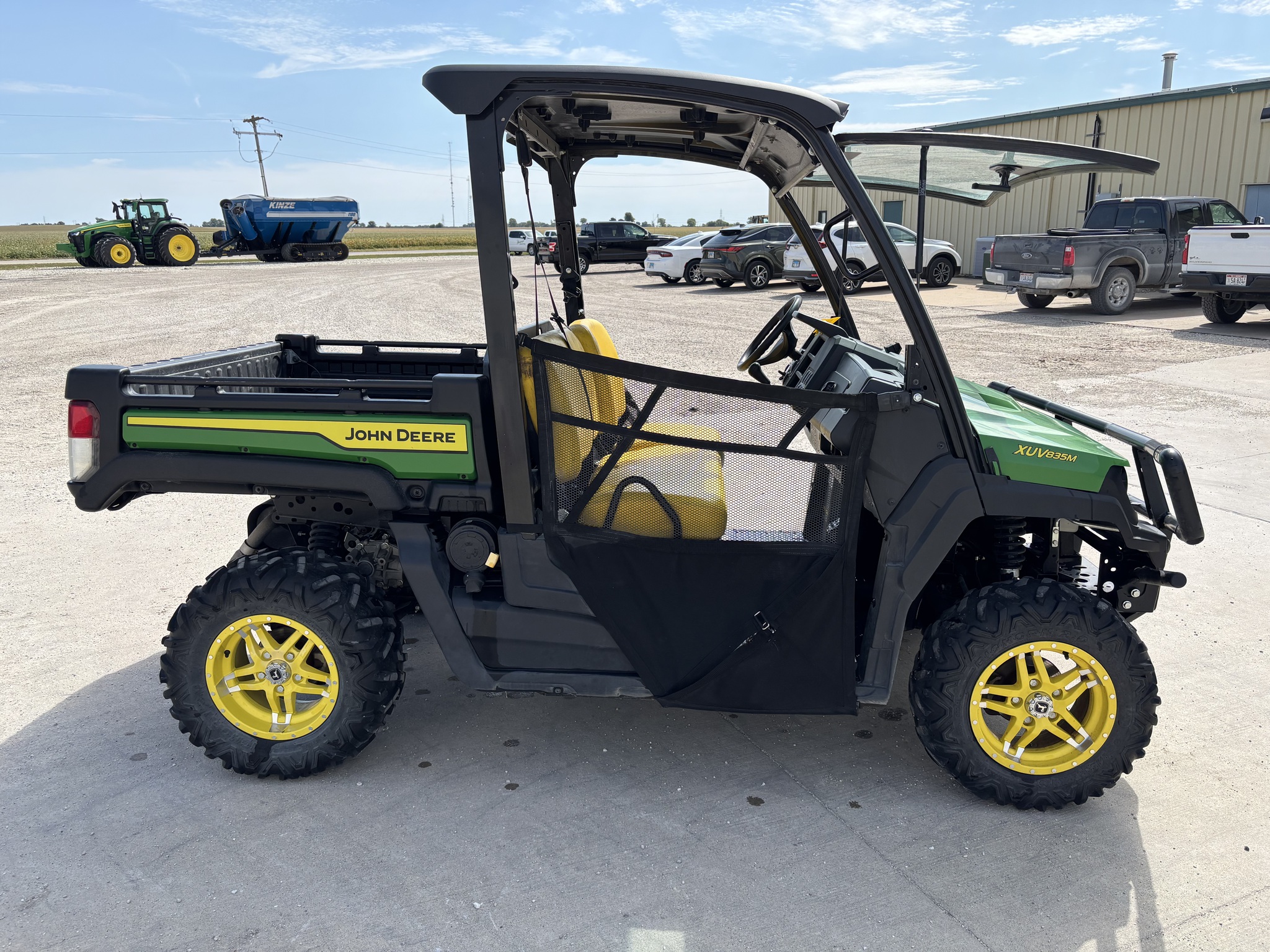  2021 John Deere XUV 835M at Heritage Tractor in Galesburg, IL