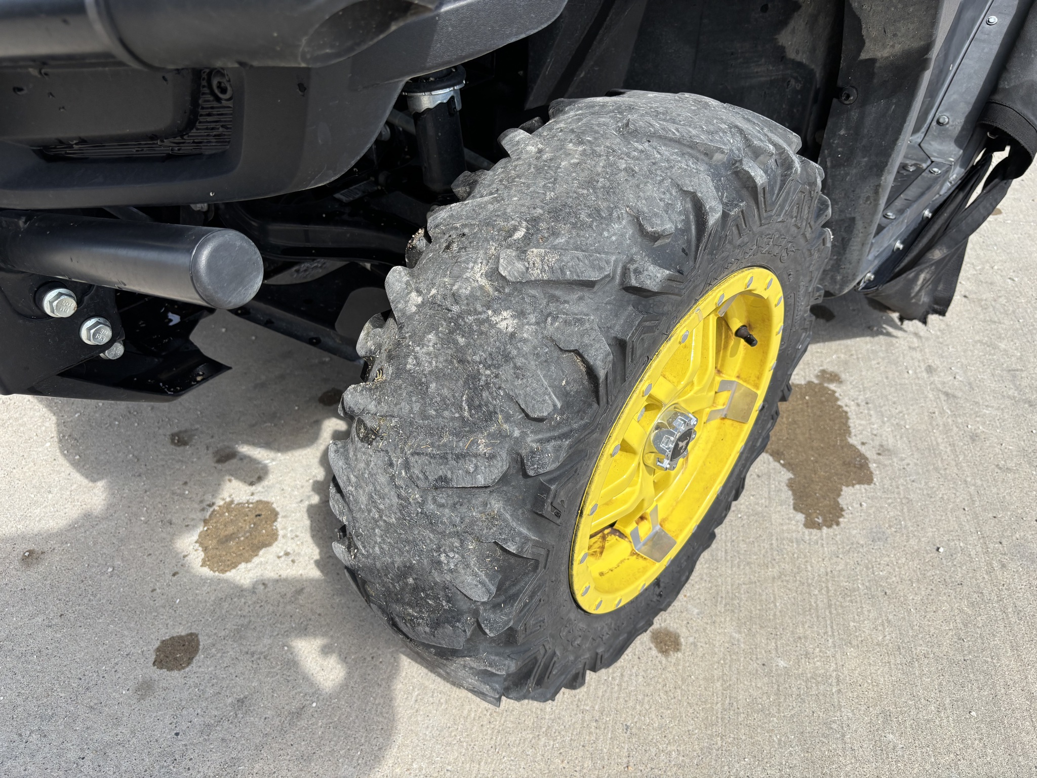  2021 John Deere XUV 835M at Heritage Tractor in Galesburg, IL