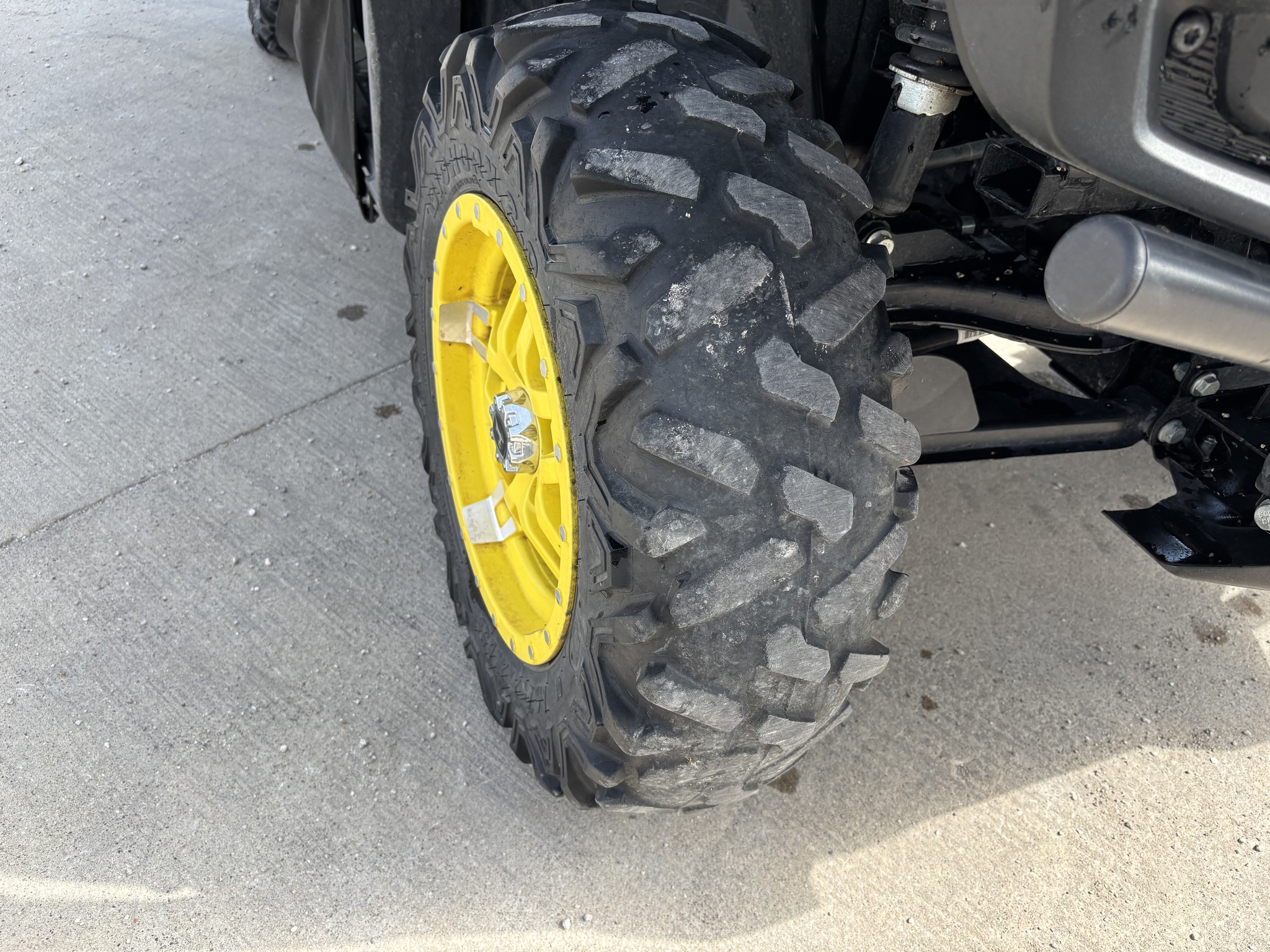 2021 John Deere XUV 835M at Heritage Tractor in Galesburg, IL