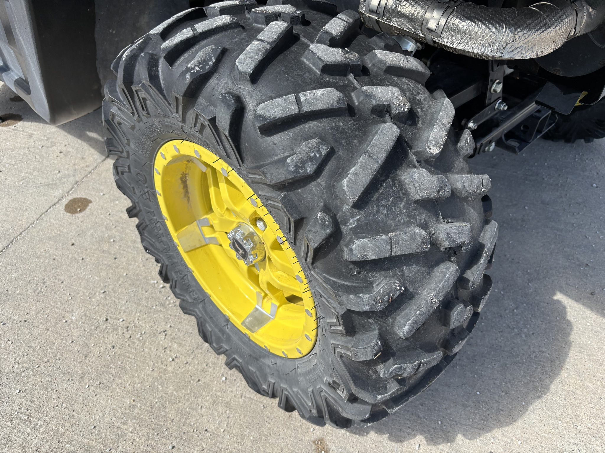  2021 John Deere XUV 835M at Heritage Tractor in Galesburg, IL