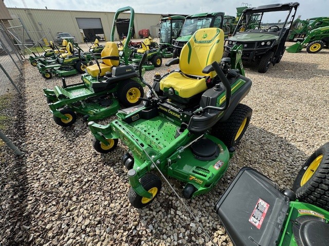 2023 John Deere Z930M Image 3
