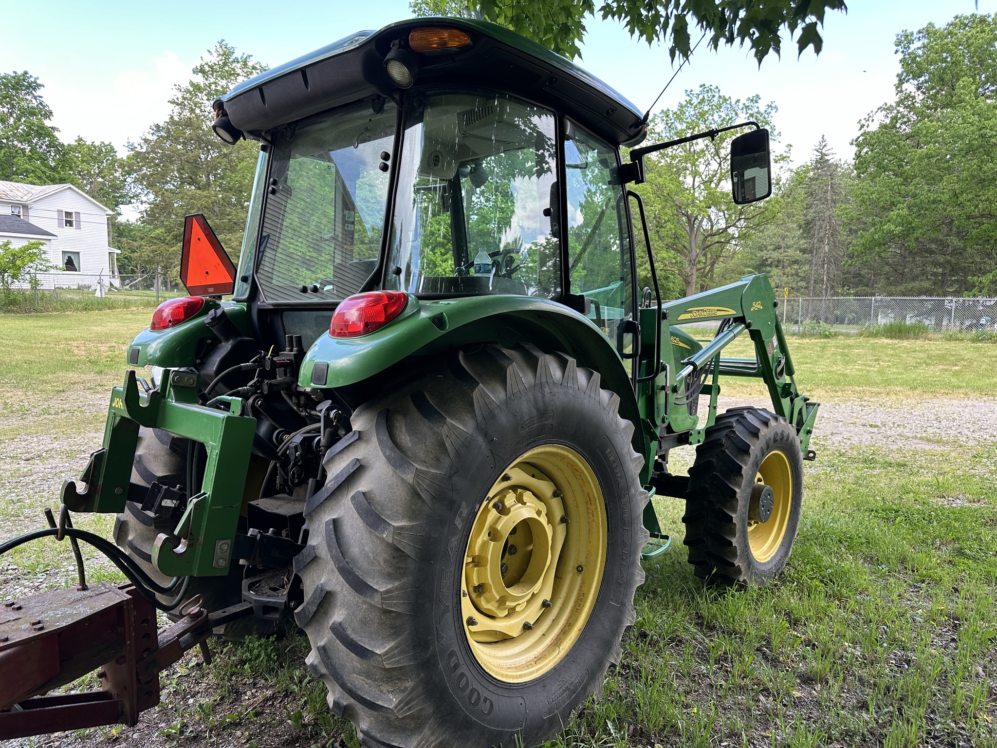 2008 John Deere 5625 Image 2
