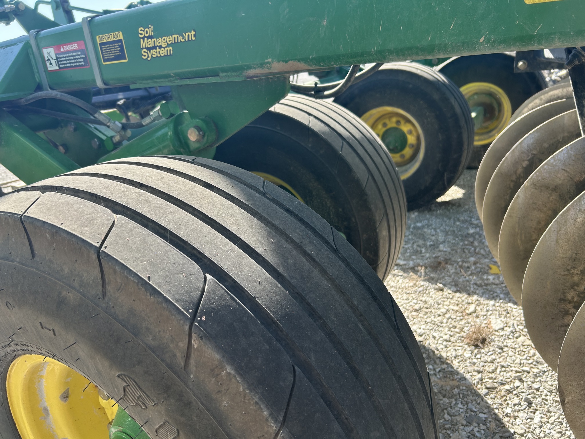  2007 John Deere 637 at Heritage Tractor in Macomb, IL