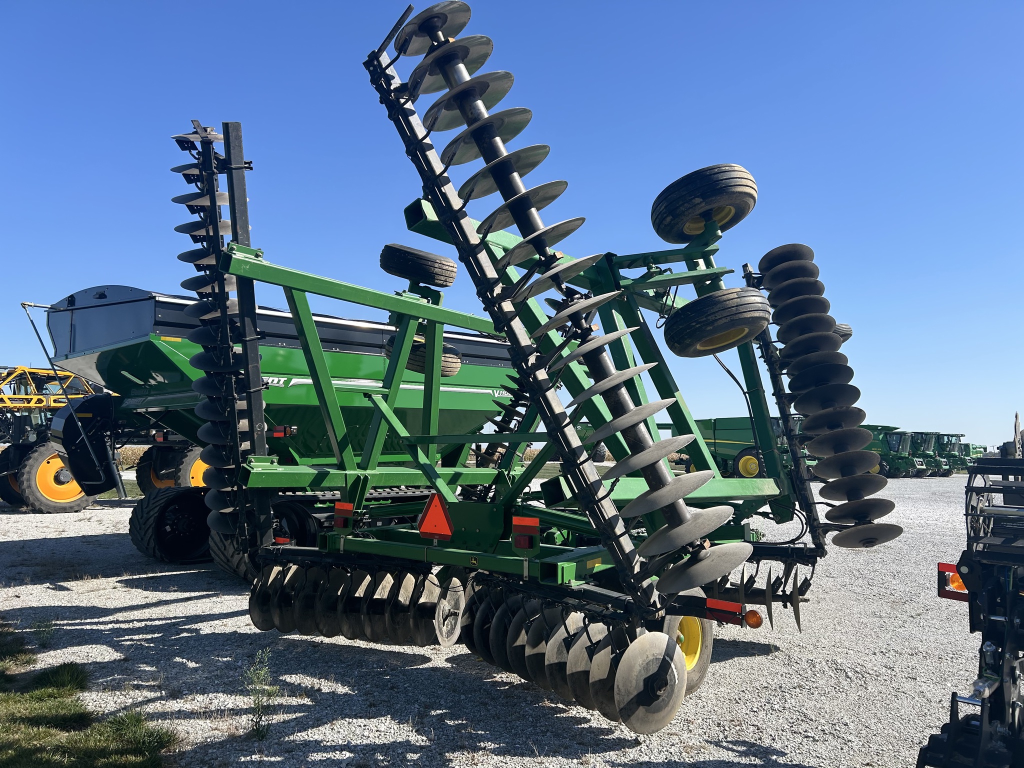  2007 John Deere 637 at Heritage Tractor in Macomb, IL