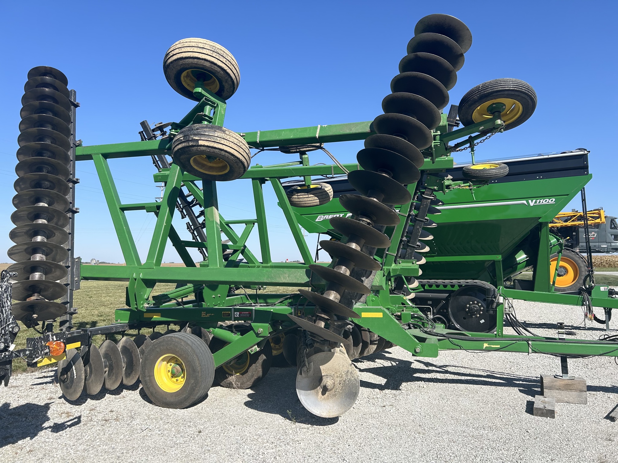  2007 John Deere 637 at Heritage Tractor in Macomb, IL