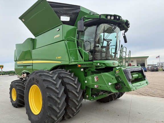 2024 John Deere S780 (3rd thumbnail)